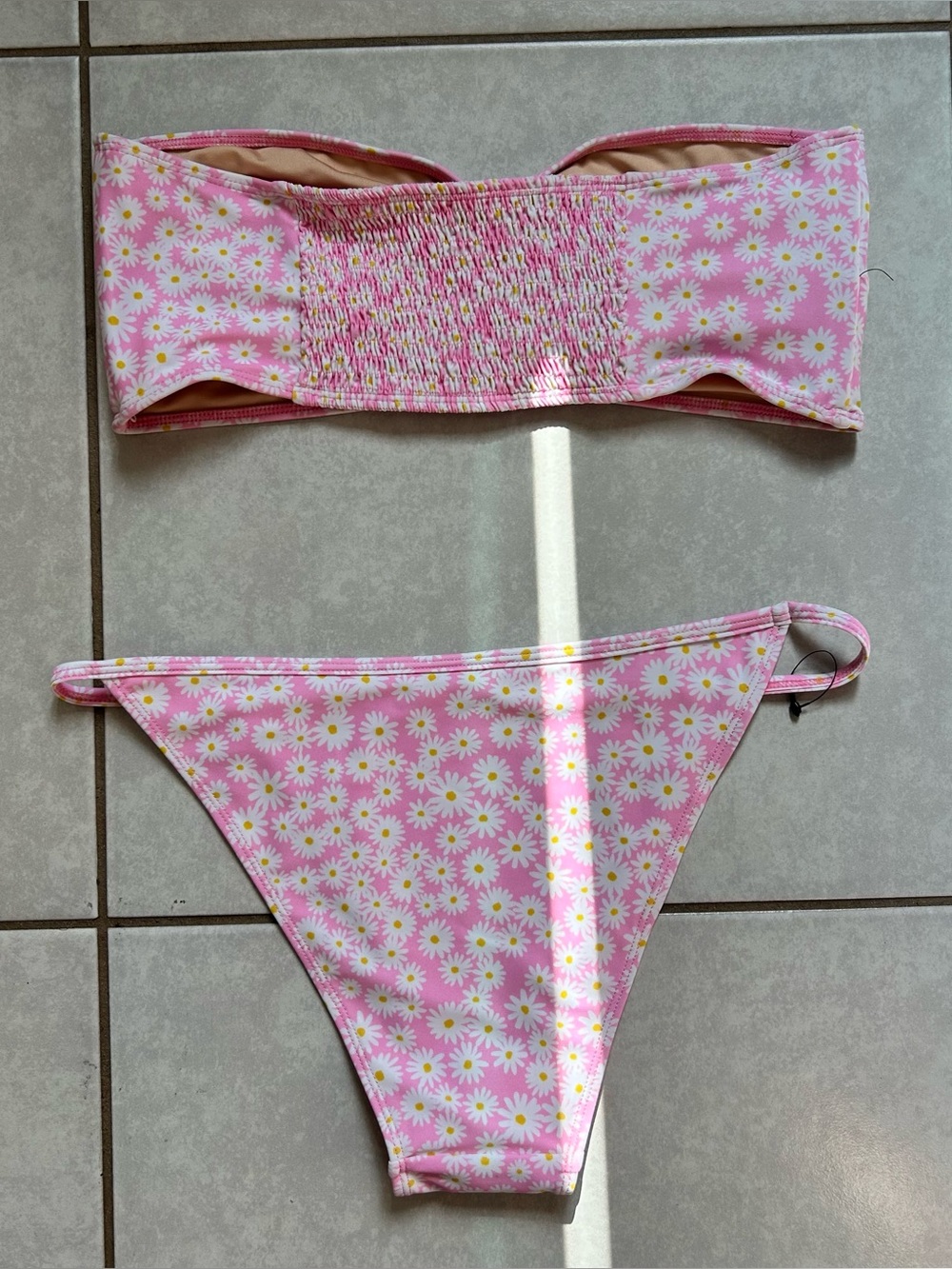 Faithfull the Brand pink and white daisy floral bikini - Picture 4 of 5